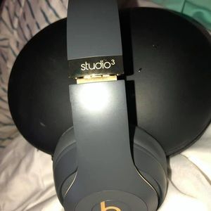 Beats Studio 3 Wireless 250 Or Best Offer